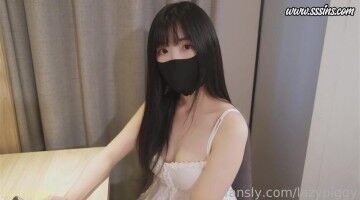 新的vlog_白丝袜和运动服_口交_后入_无套中出20分钟