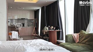 【糖心探花】在下王老师_约操实习老师朱迪_跪舔肉棒超爱当母狗_无套深插蜜穴_骚叫连连