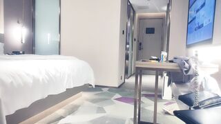 【赵总寻花】非常好说话的黑丝美女，搞完一炮意犹未尽，休息一会再战一轮，一次颜射一次口爆