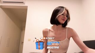 我愚蠢的继兄弟主动提出为我拍摄 Tik-tok 的挑战