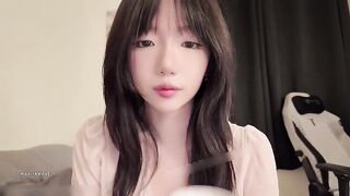 情侣自拍 反差女神口活后入蜜桃臀 展现了口交的前戏与后入的激情，尺度大开