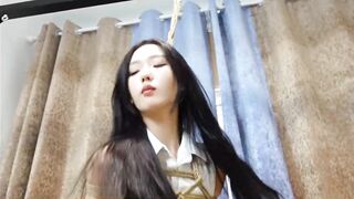 成绩很差的学生，报复凌辱女老师