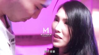 【麻豆传媒】职人系列-季妍希【痴女空姐杂交趴】不要急，马上就轮到你，高清720P原版首发【MD-0231】