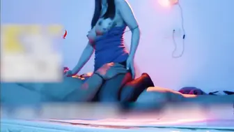 蜜桃臀性瘾小姨子要我操到他高潮