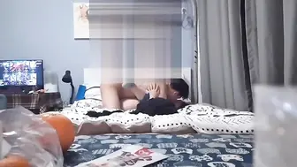 女友闺蜜小姐姐来我家里串门，忍不住就把她给上了
