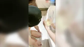 京城千金大小姐·呕吐调教拜金男奴
