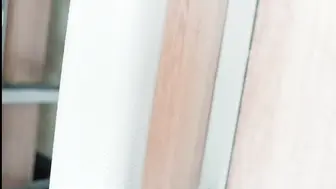 成都大二学生在上课的时候脱了裤子自慰