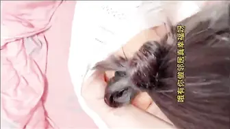 【乱伦亲嫂子】手机泄密 邯郸哥哥外地打工和嫂子通奸偷情 交战正欢之时 小儿子门外敲门哭喊要进来 对白真刺激