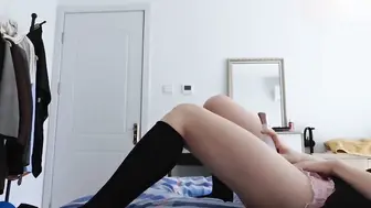 【大屌操萝莉】乱伦19岁上海妹妹自慰被哥哥发现爆菊继母的女儿