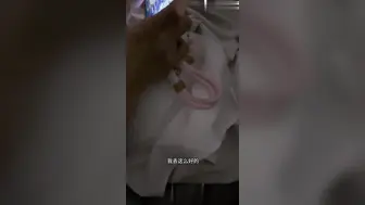 淫荡妹妹趁着哥哥打王者荣耀，骑在哥哥身上，被哥哥操的双腿痉挛