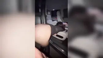 深夜让亲姐穿上高跟丝袜，在马路边乱伦开操骚劲上头，直呼路人来了也可以加入