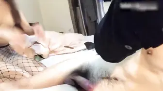 耐看型骚婊子荡妇背着老公乱伦上司中途老公来电吓得不敢出声【独家网曝绿帽门事件】