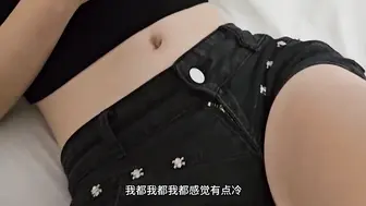 骗妹妹去旅游，说好不操她，没想到酒店只有一间房，两兄妹共处一室，一时没忍住脱下了她的内裤，最后无套内射！