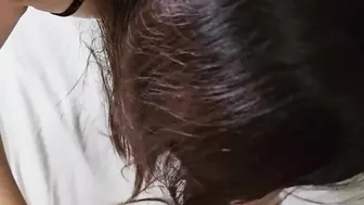 骗妹妹去旅游，说好不操她，没想到酒店只有一间房，两兄妹共处一室，一时没忍住脱下了她的内裤，最后无套内射！
