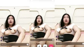 私人定制 童颜巨乳妹子视讯自慰给金主爸爸