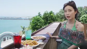 比基尼女孩沙滩邂逅暧昧清纯小只马