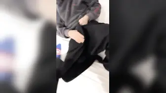 清纯21岁大学生 激烈反抗后还是得享受舒服