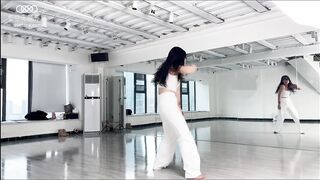 星空无限传媒 XK8105 舞蹈老师的回忆 2 - 小柔