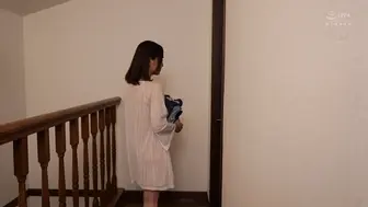 JUR-378 [中文字幕] 我的继母会教我如何像成年人一样接吻……丰满的继母夺走了她丈夫未成熟继子的嘴唇和贞操 古東まりこ