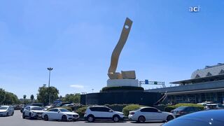 ssrpeach(奥运特辑)男人在机场迷路，遇到了热心的空姐帮忙带路