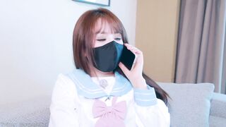 禁忌之恋 · 不满的女儿爬上了继父的床