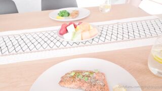 玩偶姐姐 - 短篇集「去年的一个早晨」