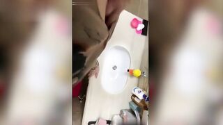 大姨子主动勾引小八岁的妹夫，妹妹怀孕帮妹夫清枪，口活后入让妹夫干爽